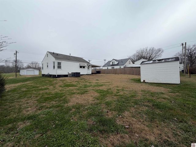 132 E Young Street, Princeton, KY 42445