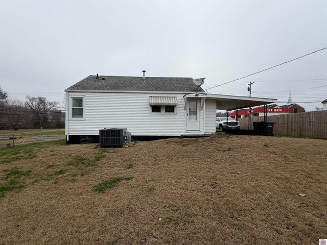 132 E Young Street, Princeton, KY 42445