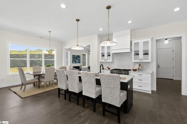 6910 Mountain View Road, Taylors, SC 29687