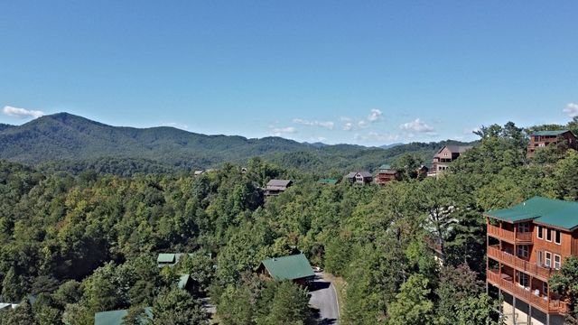 4829 Highland Pl Way, Pigeon Forge, TN 37863