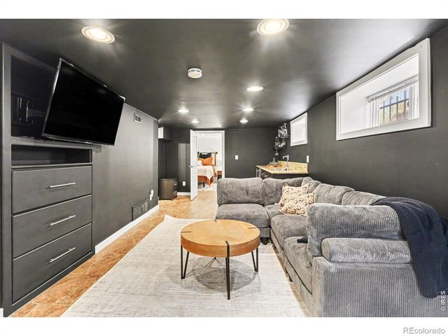 3411 N Vine Street, Denver, CO 80205