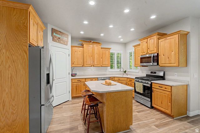 1366 FOX POINTE DR, Kaysville, UT 84037