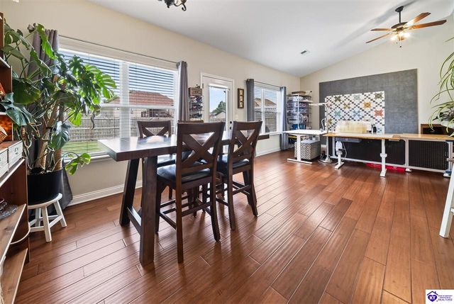 358 Vineland Place Drive, Vine Grove, KY 40175
