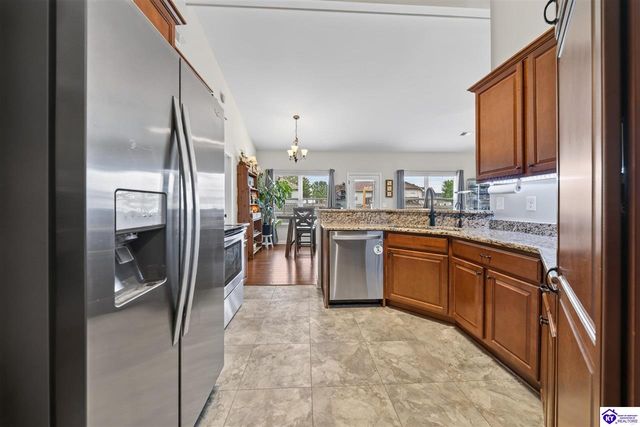 358 Vineland Place Drive, Vine Grove, KY 40175