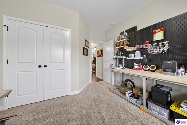 358 Vineland Place Drive, Vine Grove, KY 40175