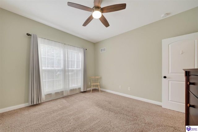 358 Vineland Place Drive, Vine Grove, KY 40175