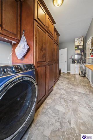 358 Vineland Place Drive, Vine Grove, KY 40175