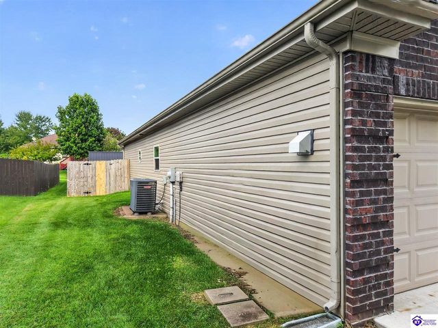 358 Vineland Place Drive, Vine Grove, KY 40175
