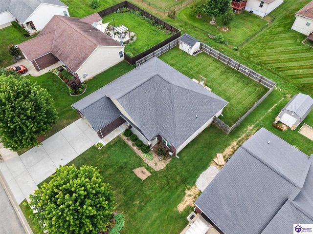 358 Vineland Place Drive, Vine Grove, KY 40175
