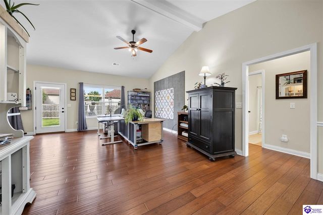 358 Vineland Place Drive, Vine Grove, KY 40175
