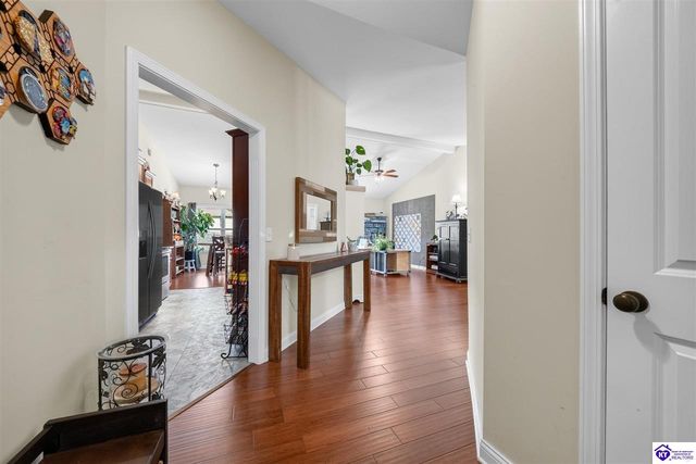358 Vineland Place Drive, Vine Grove, KY 40175