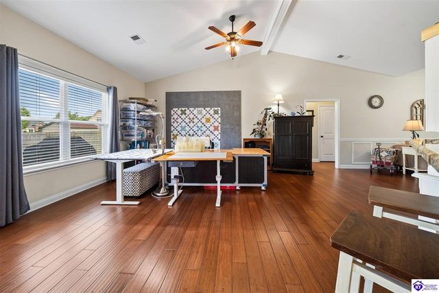 358 Vineland Place Drive, Vine Grove, KY 40175