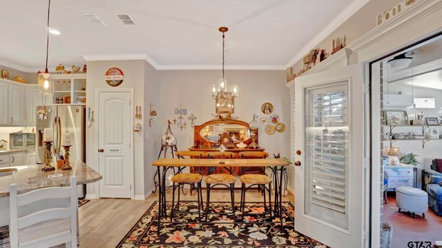 336 Kingdom Blvd, Lindale, TX 75771