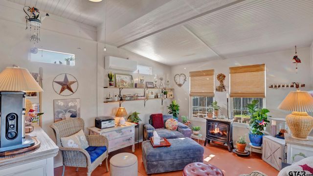 336 Kingdom Blvd, Lindale, TX 75771