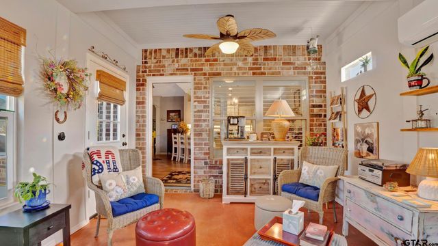 336 Kingdom Blvd, Lindale, TX 75771