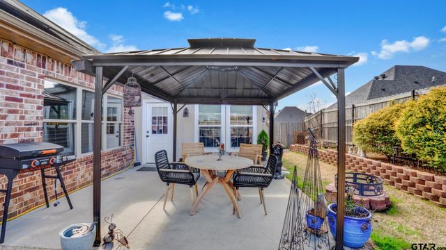 336 Kingdom Blvd, Lindale, TX 75771