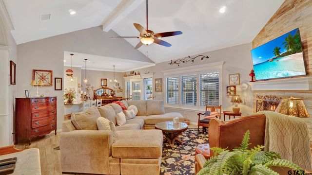 336 Kingdom Blvd, Lindale, TX 75771