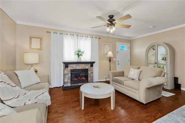 215 E Mary Street, Lansing, KS 66043