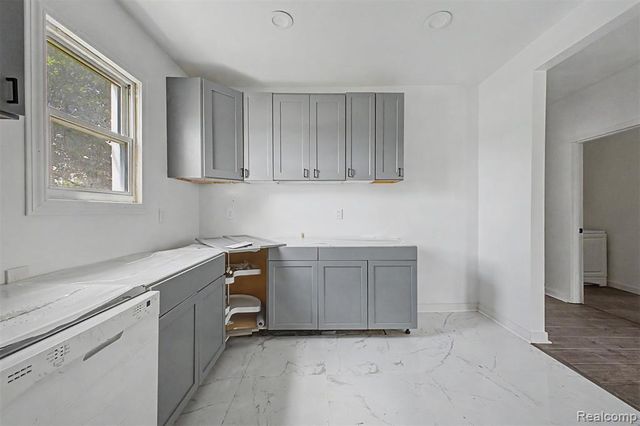 1728 Pingree Street, Detroit, MI 48206