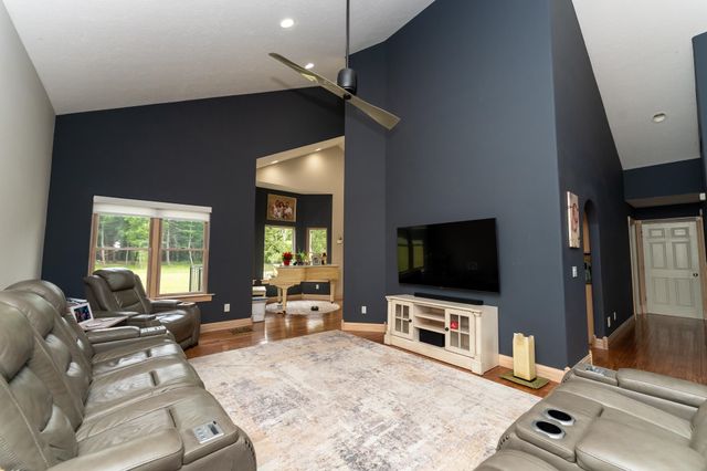 7667 W Pickard Road, Broomfield Twp, MI 48858