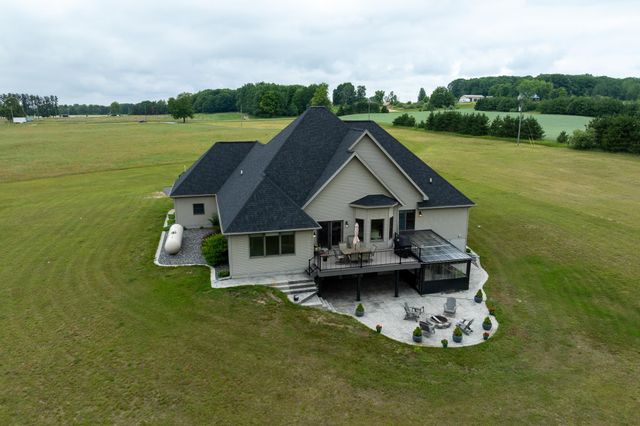 7667 W Pickard Road, Broomfield Twp, MI 48858