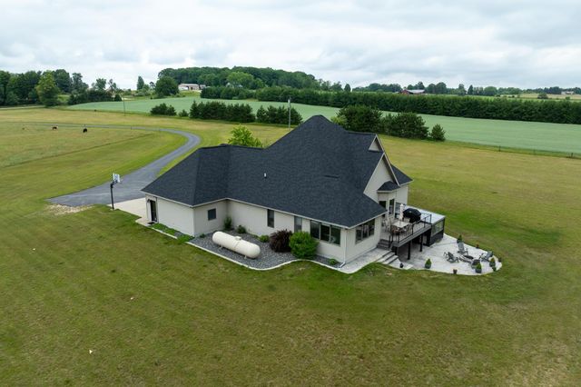7667 W Pickard Road, Broomfield Twp, MI 48858
