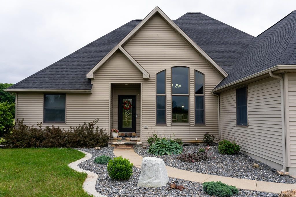 7667 W Pickard Road, Broomfield Twp, MI 48858