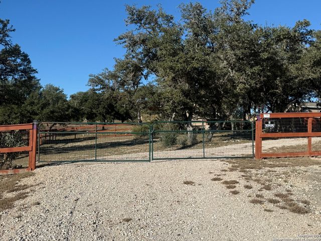 PR 1523, Bandera, TX 78003