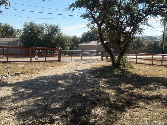 PR 1523, Bandera, TX 78003