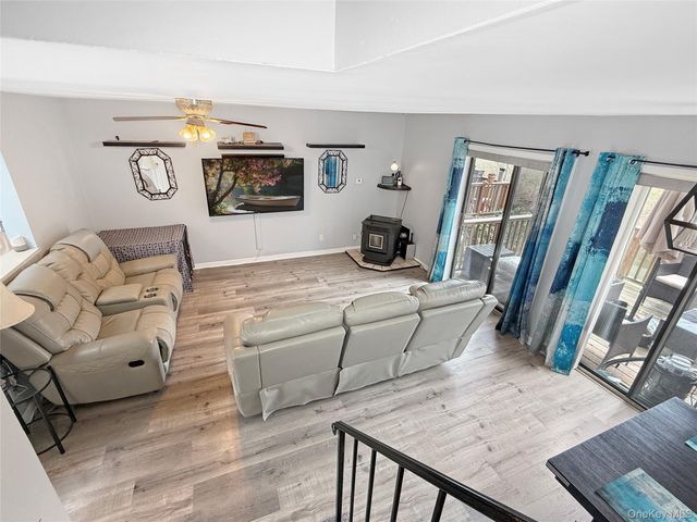 5007 Chelsea Cove N, Hopewell Junction, NY 12533