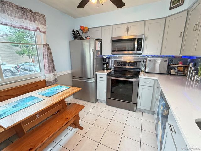 5007 Chelsea Cove N, Hopewell Junction, NY 12533