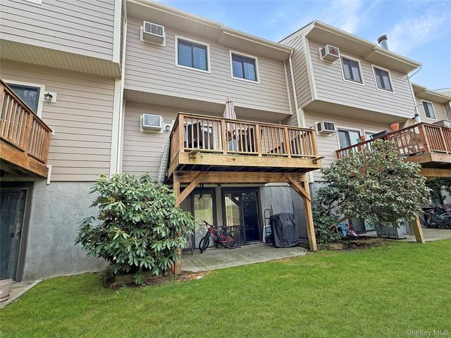 5007 Chelsea Cove N, Hopewell Junction, NY 12533