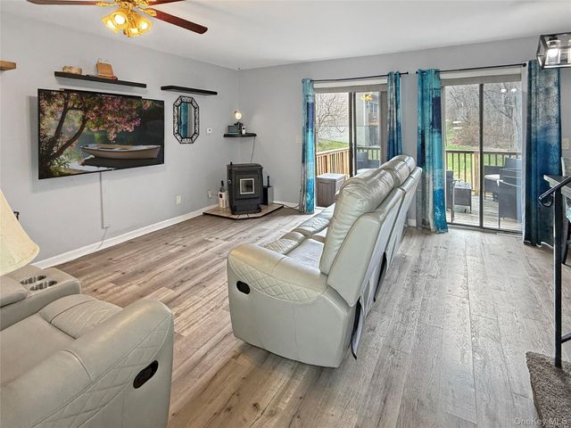 5007 Chelsea Cove N, Hopewell Junction, NY 12533