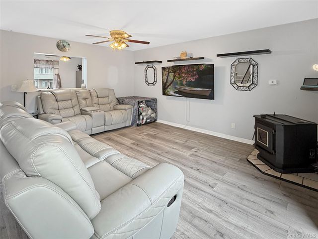 5007 Chelsea Cove N, Hopewell Junction, NY 12533