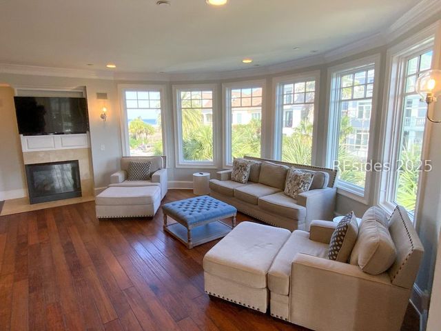 1 Collier Beach Rd, Hilton Head Island, SC 29928