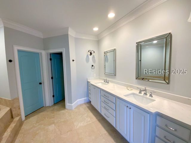 1 Collier Beach Rd, Hilton Head Island, SC 29928