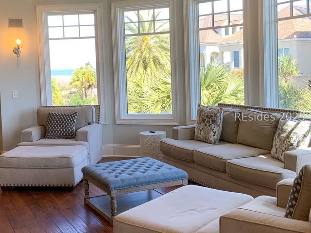 1 Collier Beach Rd, Hilton Head Island, SC 29928