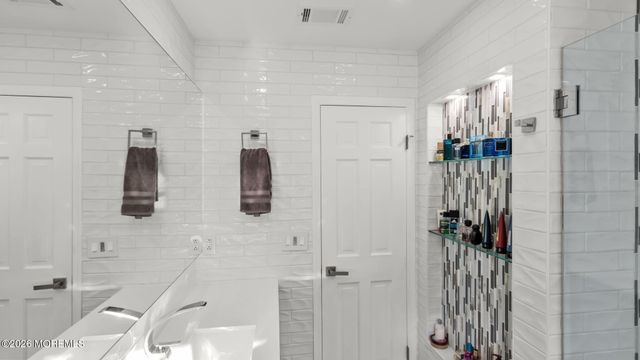 30 Raven Road, Colts Neck, NJ 07722