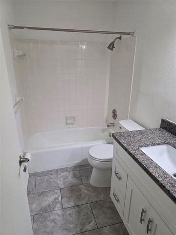 7219 CLOISTER DRIVE 202, Sarasota, FL 34231