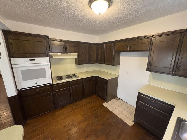 2116 Fox Avenue, Moore, OK 73160