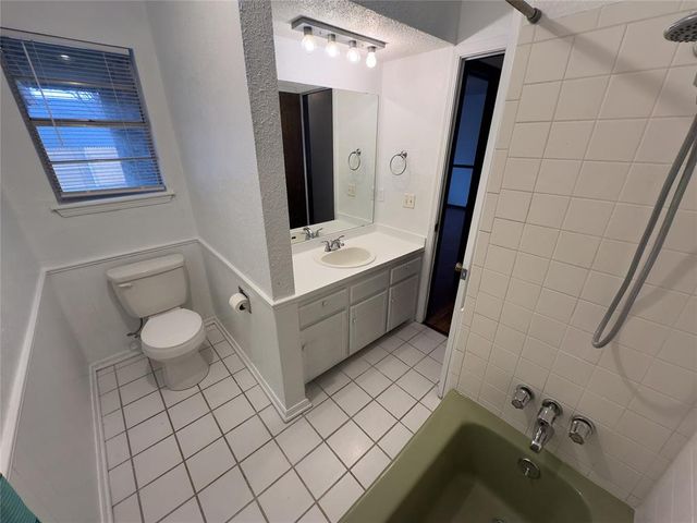 2116 Fox Avenue, Moore, OK 73160