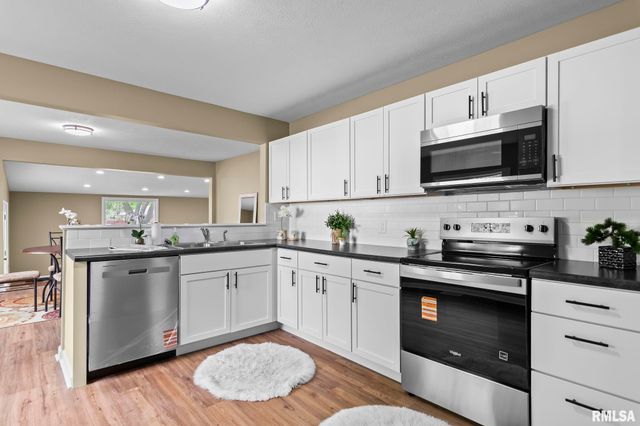 1625 W VERNON Avenue, Springfield, IL 62704