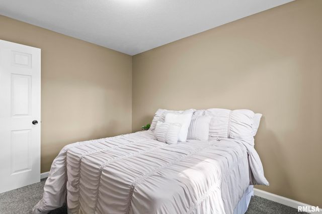 1625 W VERNON Avenue, Springfield, IL 62704