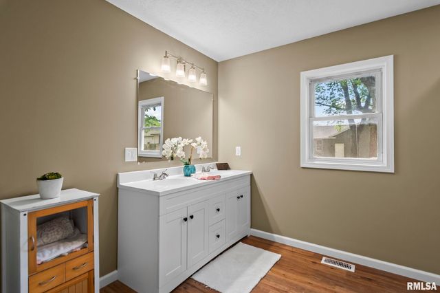 1625 W VERNON Avenue, Springfield, IL 62704