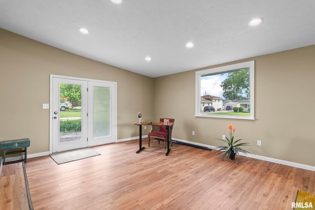 1625 W VERNON Avenue, Springfield, IL 62704
