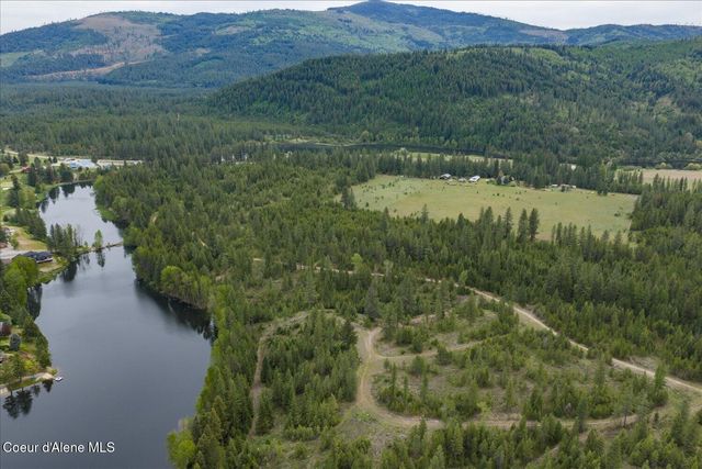 129 Berkshire, Blanchard, ID 83804