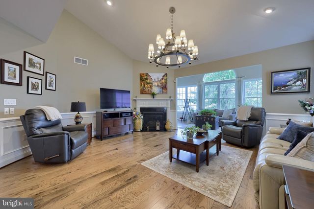 1068 CONSTITUTION DR, Lititz, PA 17543