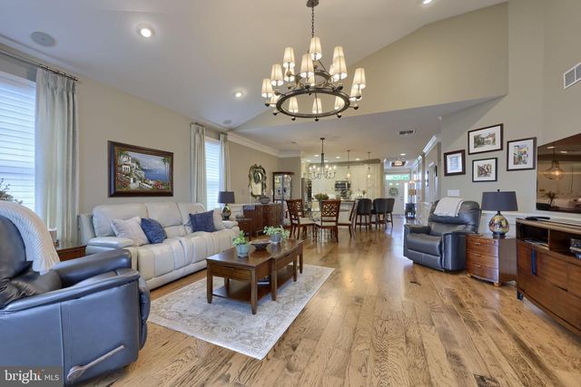 1068 CONSTITUTION DR, Lititz, PA 17543