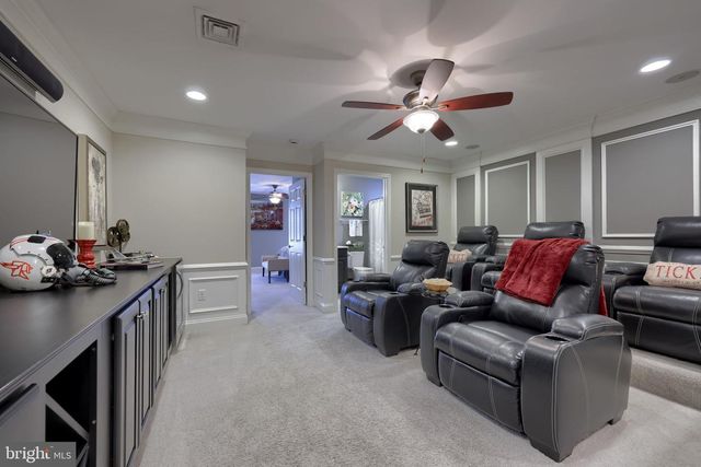 1068 CONSTITUTION DR, Lititz, PA 17543