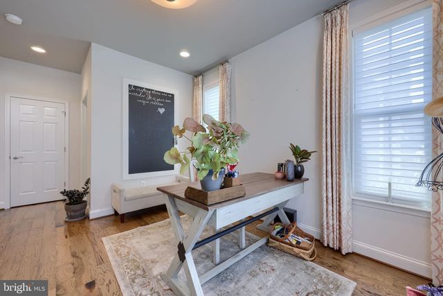 1068 CONSTITUTION DR, Lititz, PA 17543